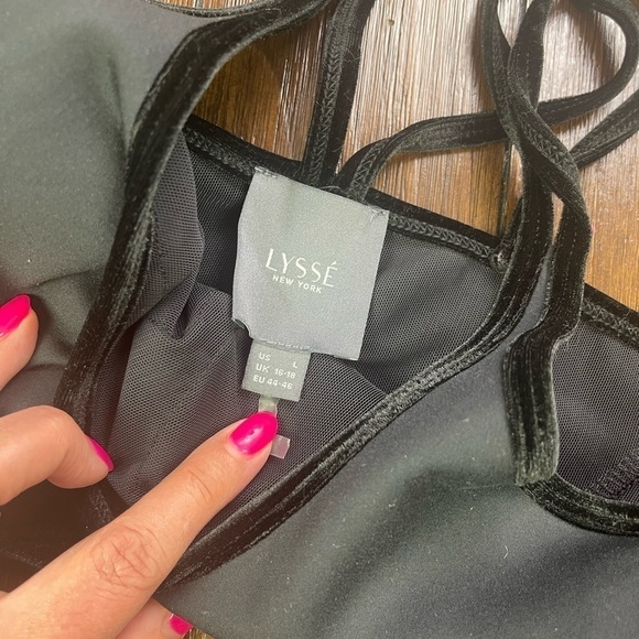 Lysse Black Velvet Sports Bra Size Large - Picture 4 of 5